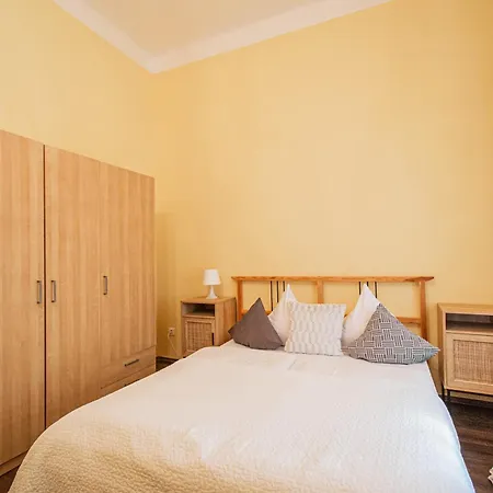 Spacious Oasis In Prague's Heart * 프라하