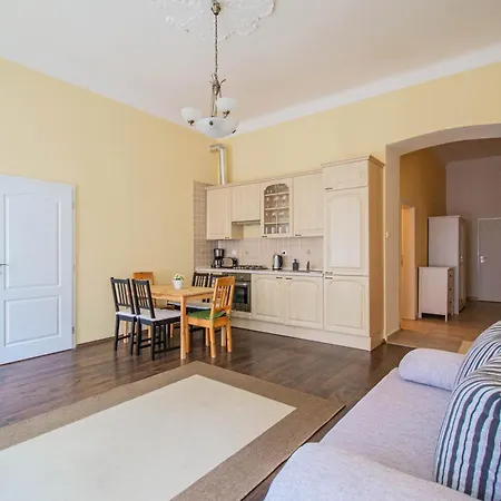 Spacious Oasis In Prague's Heart 아파트 프라하